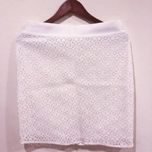 Sz 10 | NWT lace pencil skirt white